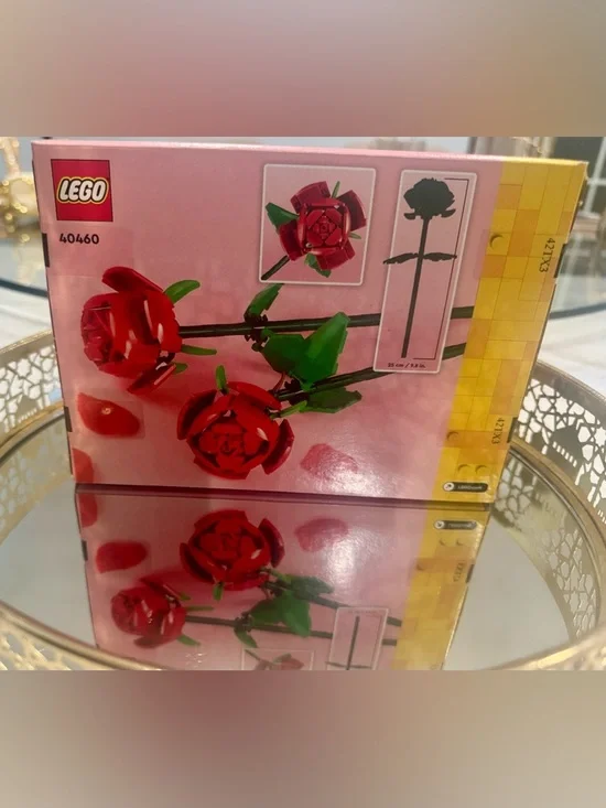 LEGO Rose Set - Picture 3 of 3